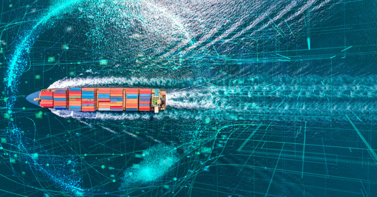 Cargo ship loaded with FCL containers for bulk shipping from China